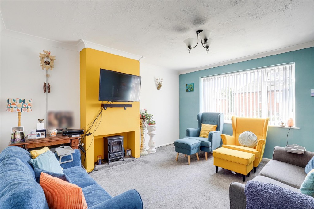 Chestnut Grove, Arnold, Nottinghamshire, NG5 8BD