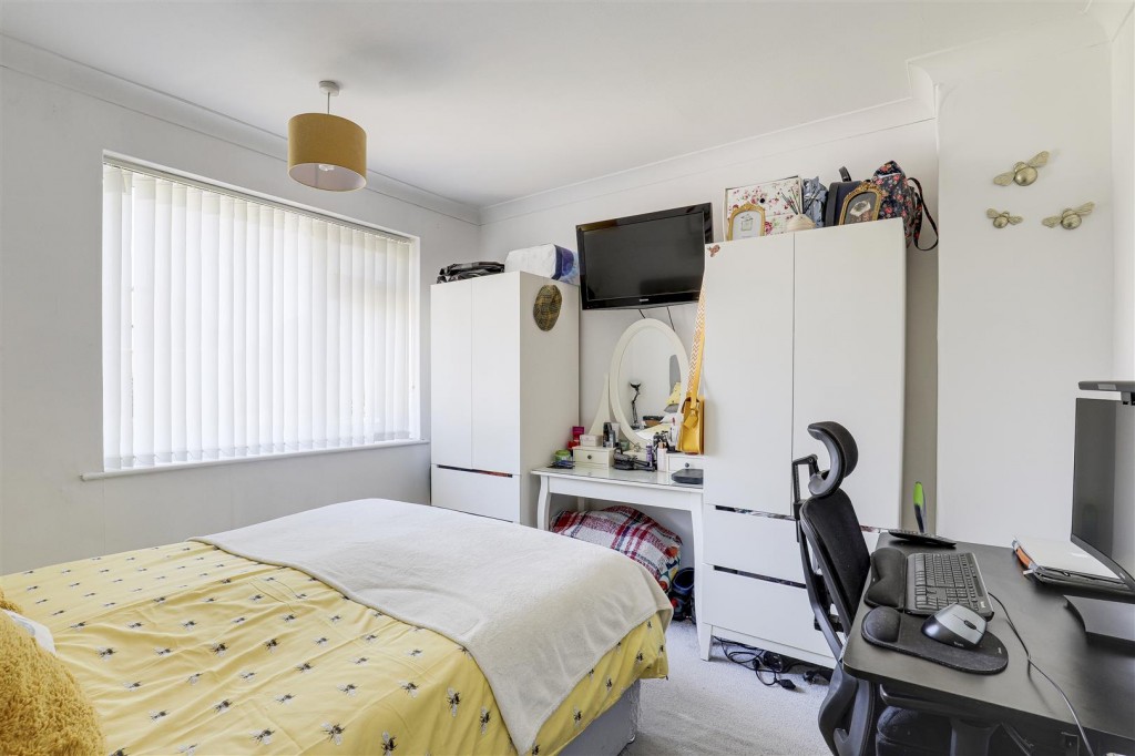 Chestnut Grove, Arnold, Nottinghamshire, NG5 8BD