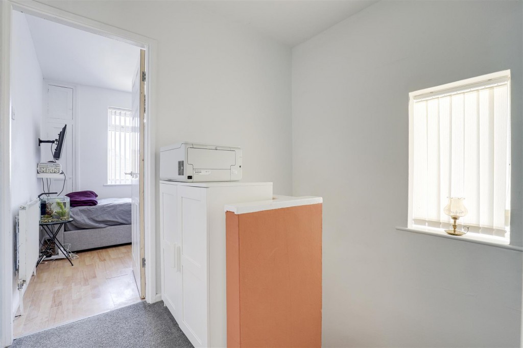 Chestnut Grove, Arnold, Nottinghamshire, NG5 8BD