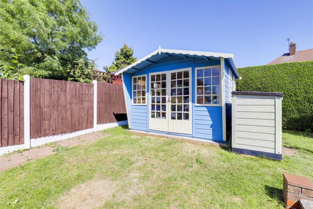 Chestnut Grove, Arnold, Nottinghamshire, NG5 8BD