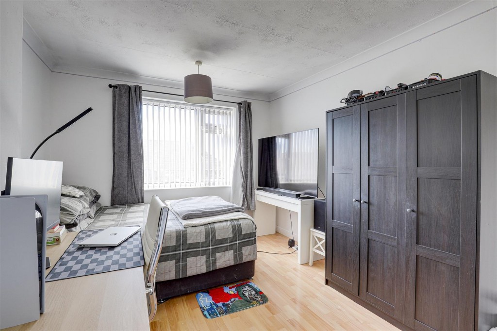 Chestnut Grove, Arnold, Nottinghamshire, NG5 8BD