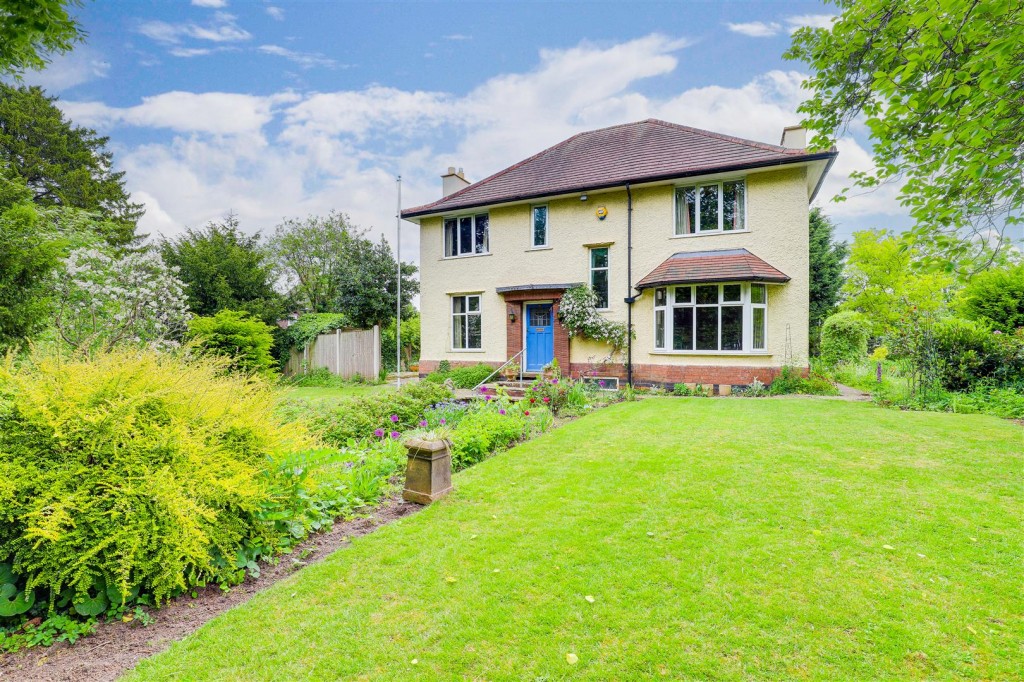 Burton Road, Carlton, Nottinghamshire, NG4 3BB