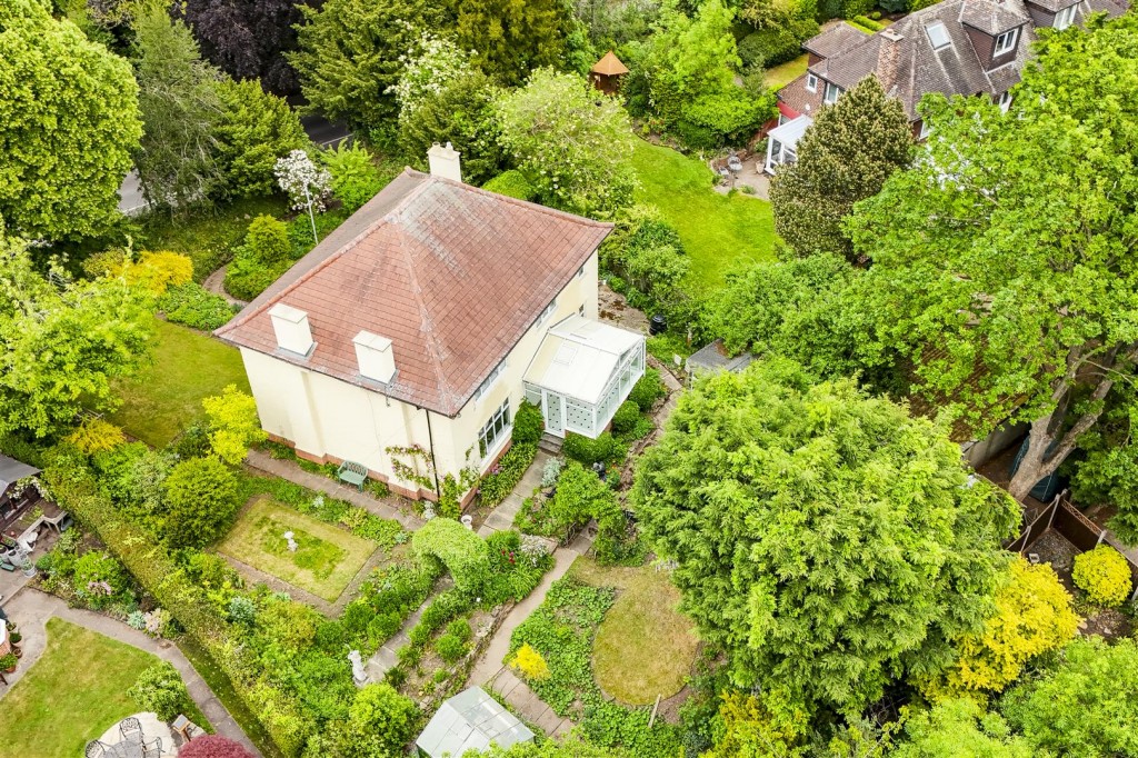 Burton Road, Carlton, Nottinghamshire, NG4 3BB