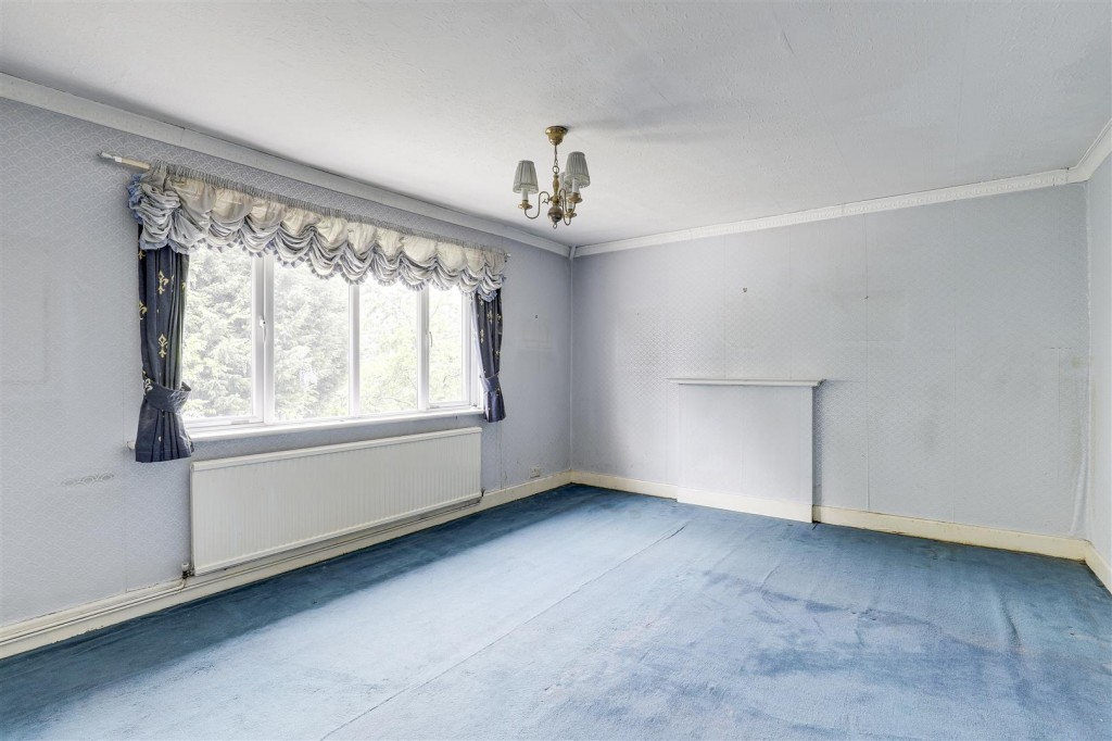 Burton Road, Carlton, Nottinghamshire, NG4 3BB