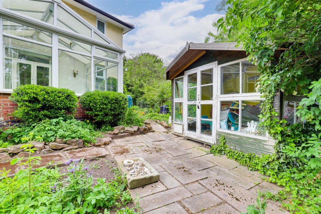 Burton Road, Carlton, Nottinghamshire, NG4 3BB