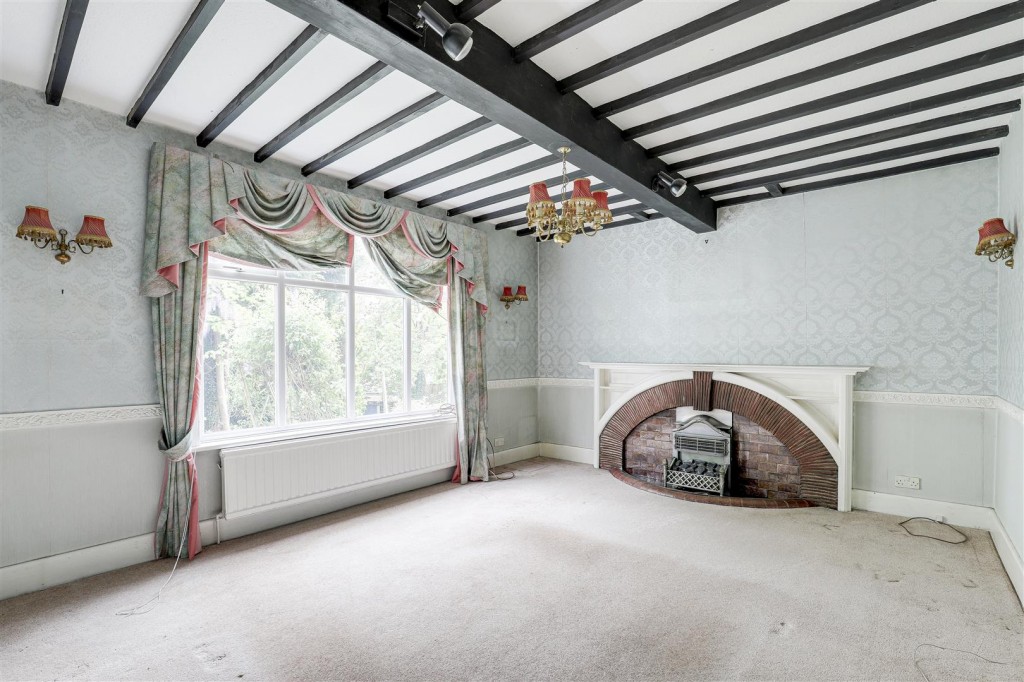 Burton Road, Carlton, Nottinghamshire, NG4 3BB