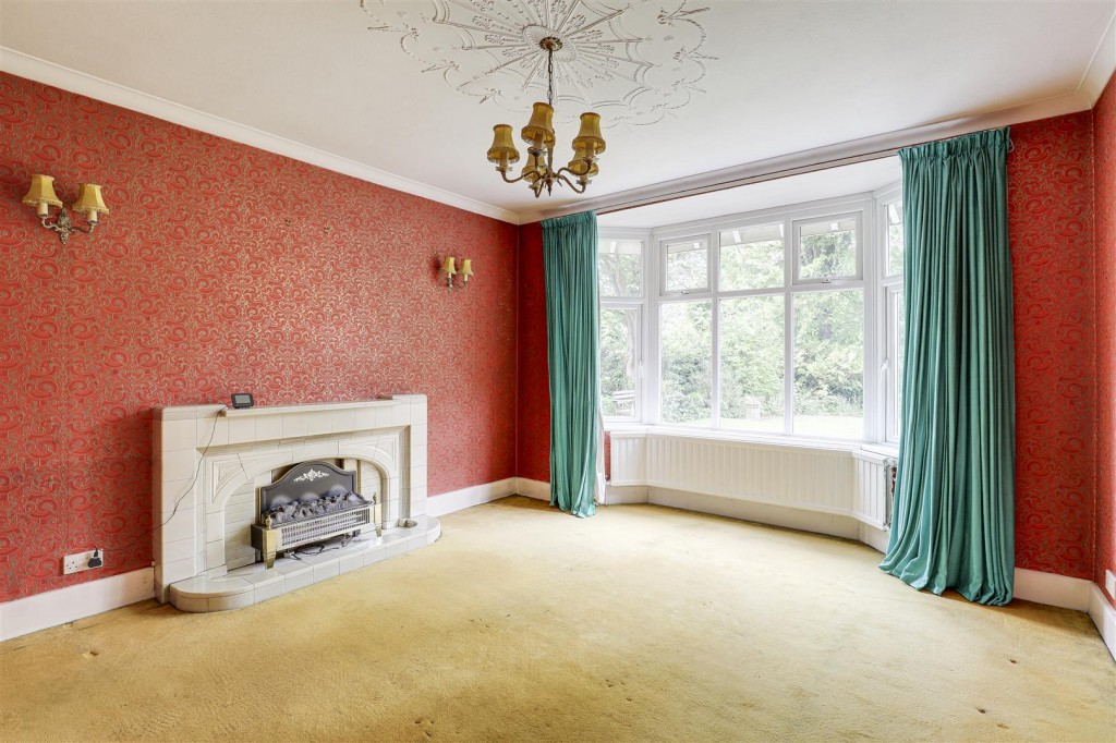 Burton Road, Carlton, Nottinghamshire, NG4 3BB