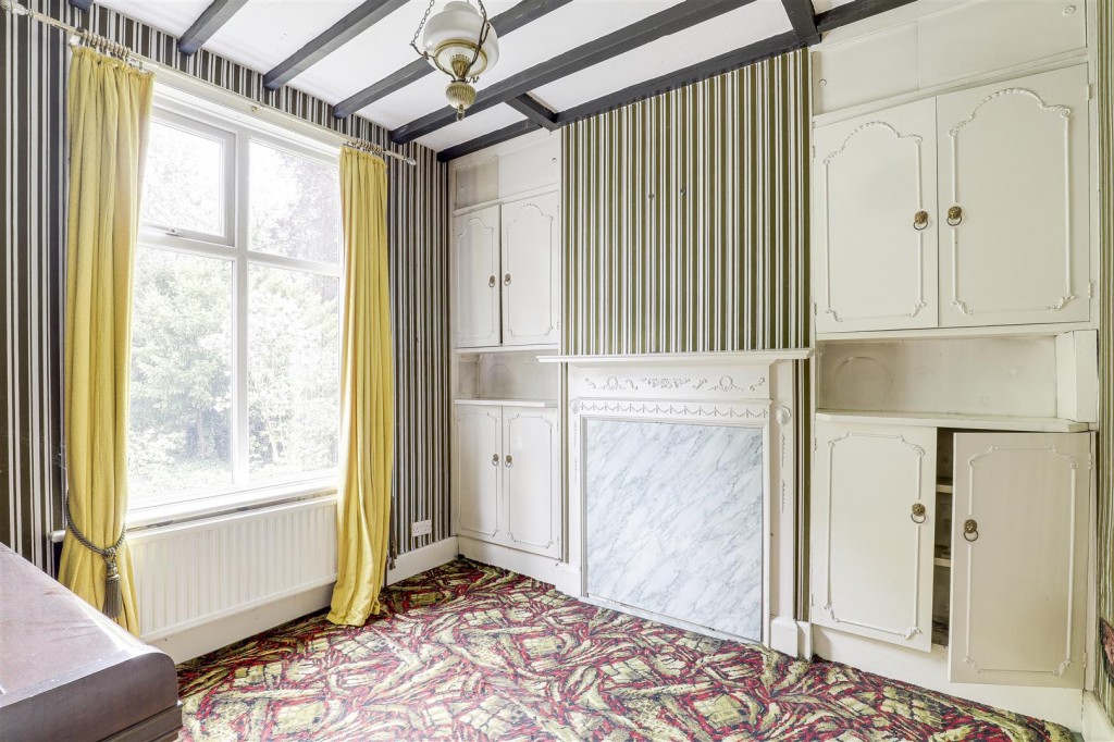 Burton Road, Carlton, Nottinghamshire, NG4 3BB