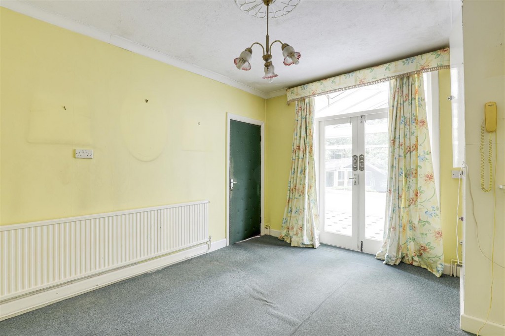 Burton Road, Carlton, Nottinghamshire, NG4 3BB