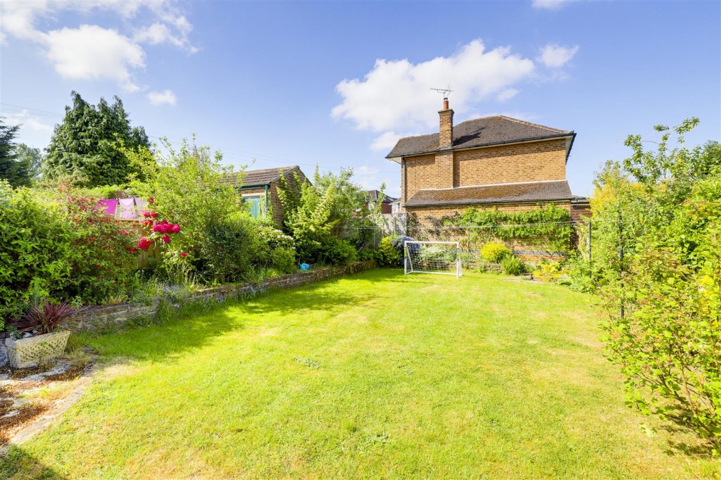 Waddington Drive, West Bridgford, Nottinghamshire, NG2 7GT