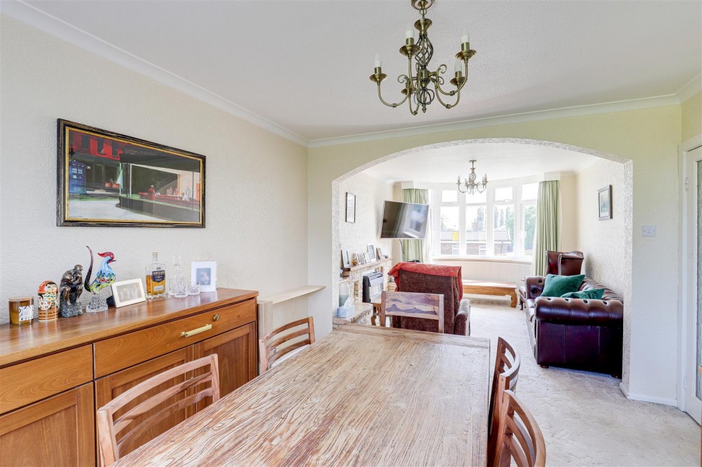 Waddington Drive, West Bridgford, Nottinghamshire, NG2 7GT