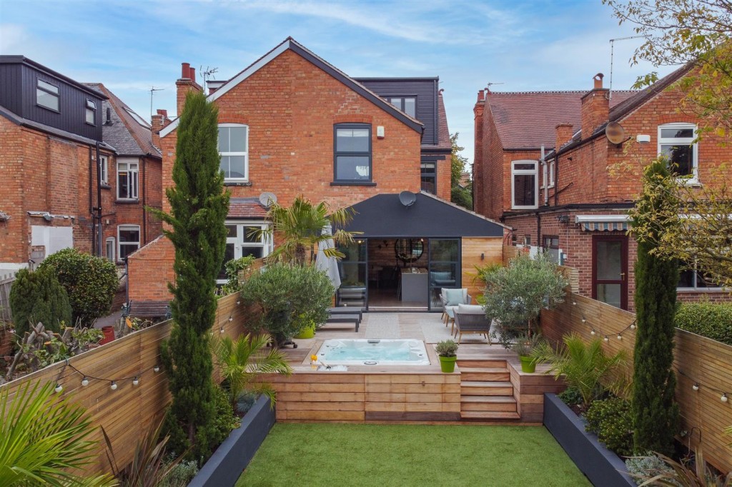 Priory Road, West Bridgford, Nottinghamshire, NG2 5HU