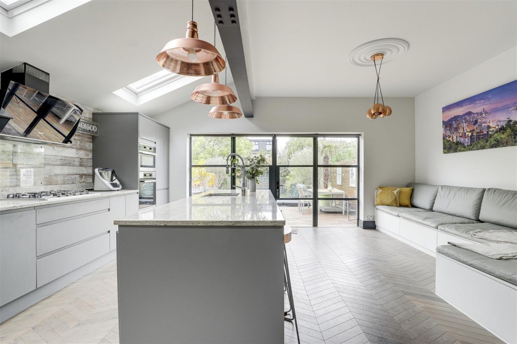 Priory Road, West Bridgford, Nottinghamshire, NG2 5HU