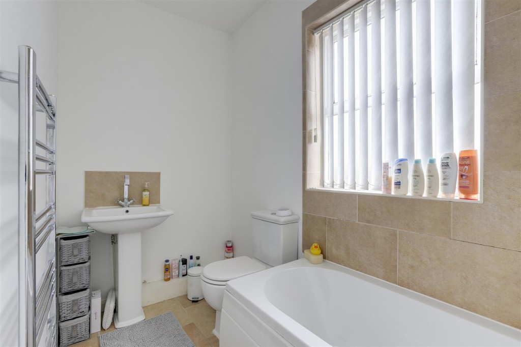 Thorneywood Road, Long Eaton, Derbyshire, NG10 2DY