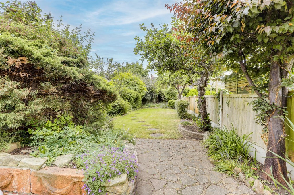 Thorneywood Road, Long Eaton, Derbyshire, NG10 2DY
