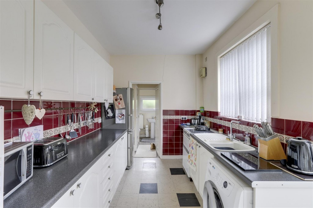 Thorneywood Road, Long Eaton, Derbyshire, NG10 2DY