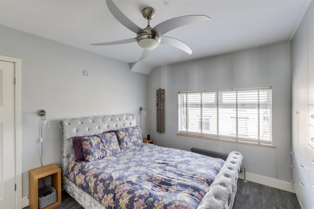 Oakleys Road, Long Eaton, Derbyshire, NG10 1FH