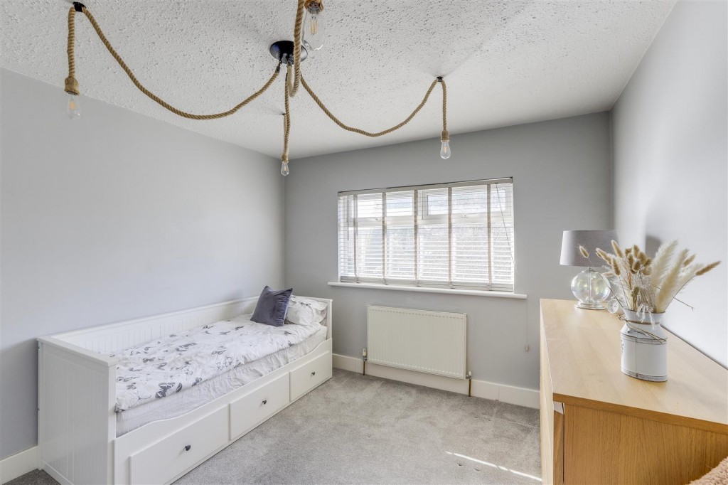 Oakleys Road, Long Eaton, Derbyshire, NG10 1FH