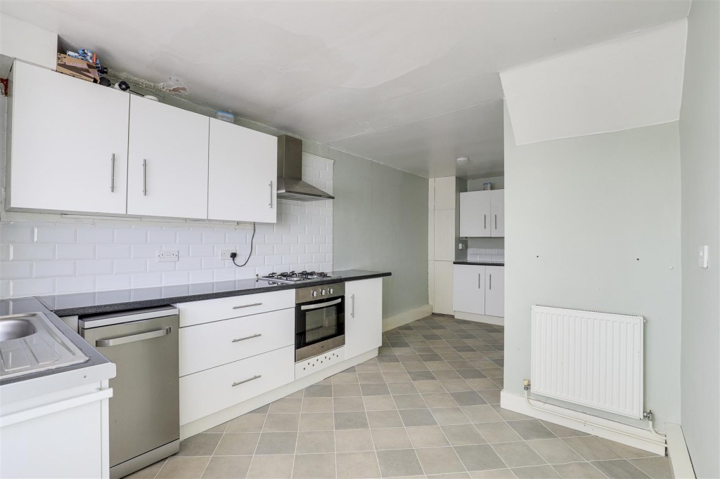 Phoenix Avenue, Gedling, Nottinghamshire, NG4 4DT