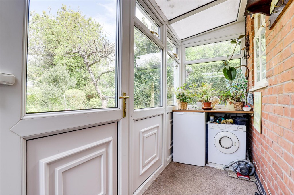 Lower Kirklington Road, Southwell, Nottinghamshire, NG25 0DX