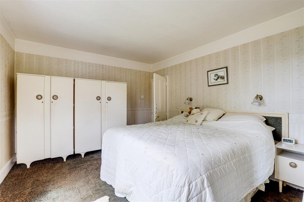 Lower Kirklington Road, Southwell, Nottinghamshire, NG25 0DX