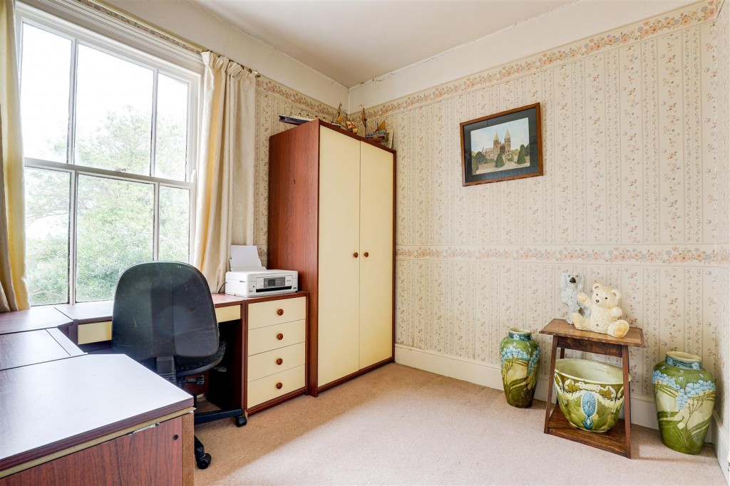 Lower Kirklington Road, Southwell, Nottinghamshire, NG25 0DX