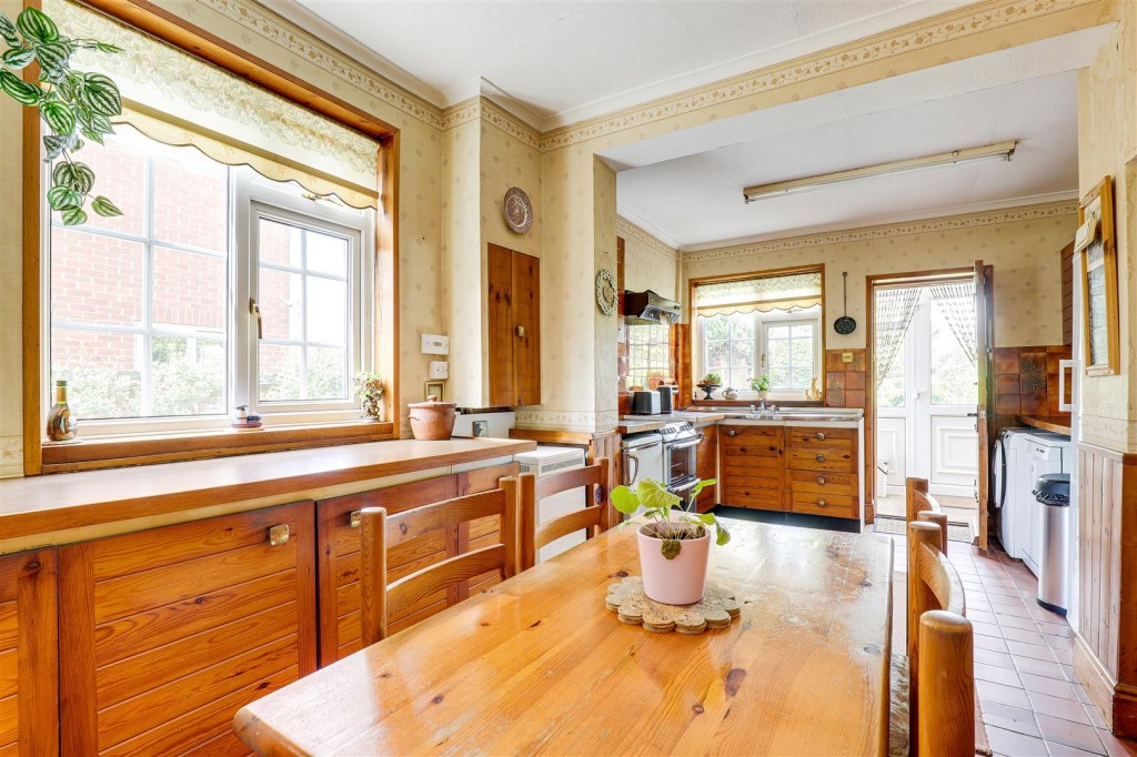Lower Kirklington Road, Southwell, Nottinghamshire, NG25 0DX