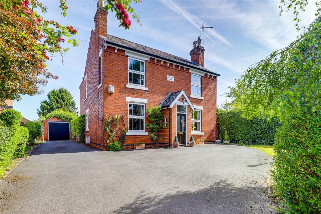 Lower Kirklington Road, Southwell, Nottinghamshire, NG25 0DX