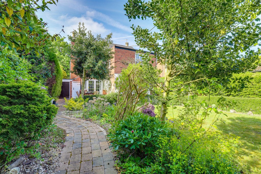Lower Kirklington Road, Southwell, Nottinghamshire, NG25 0DX