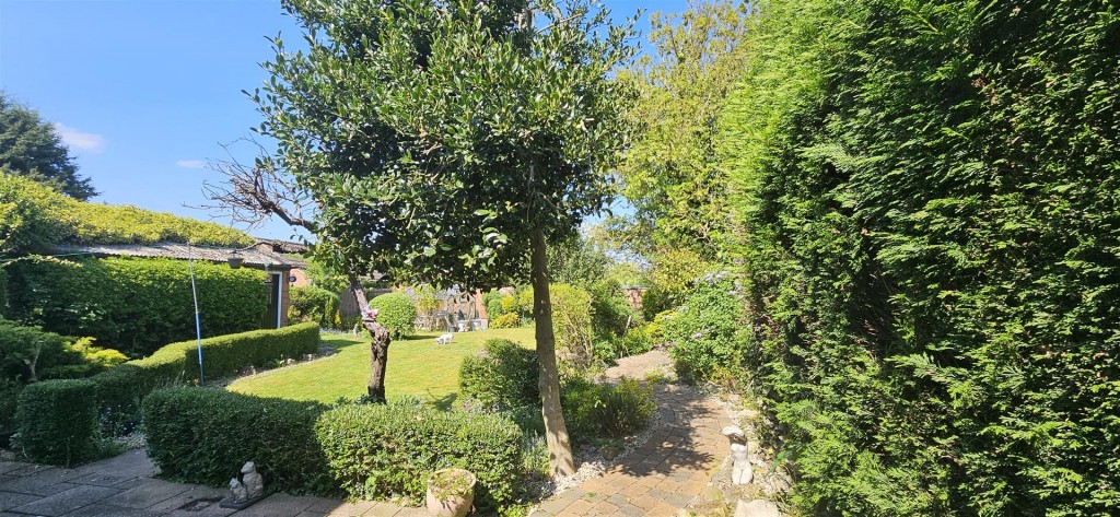 Lower Kirklington Road, Southwell, Nottinghamshire, NG25 0DX