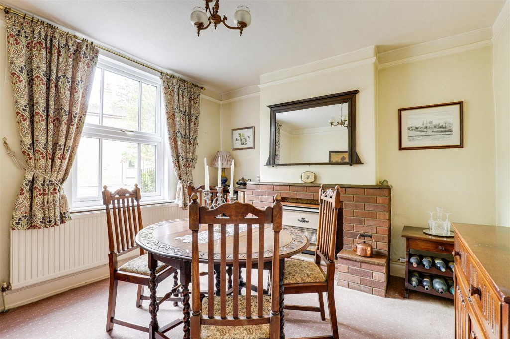 Lower Kirklington Road, Southwell, Nottinghamshire, NG25 0DX