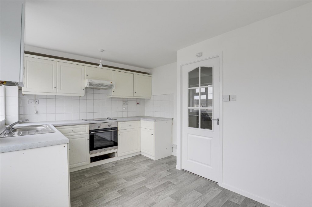 Howbeck Road, Arnold, Nottingham, NG5 8QE
