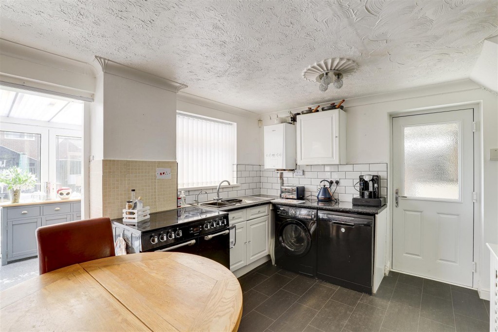 Downes Close, Bulwell, Nottinghamshire, NG6 7DU