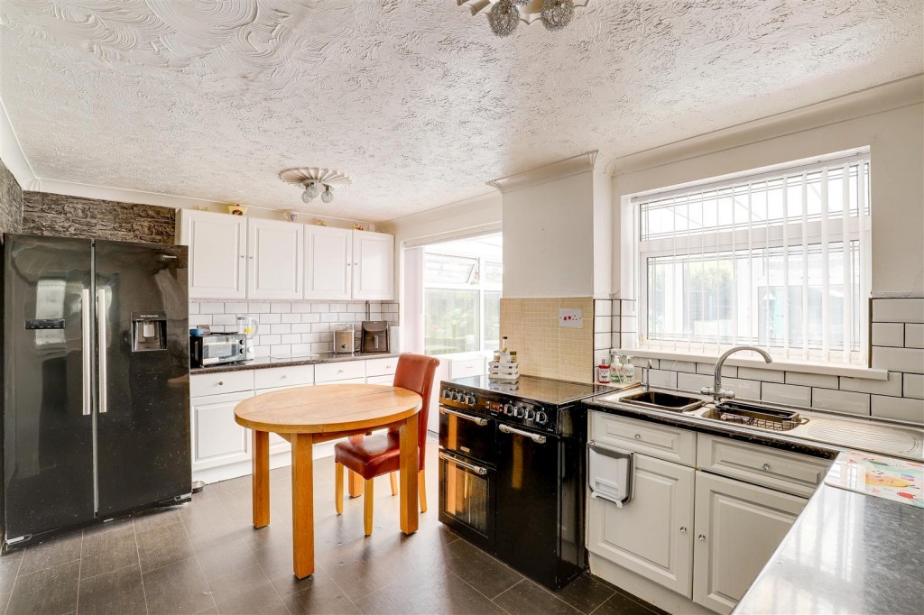 Downes Close, Bulwell, Nottinghamshire, NG6 7DU