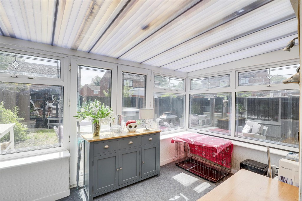 Downes Close, Bulwell, Nottinghamshire, NG6 7DU