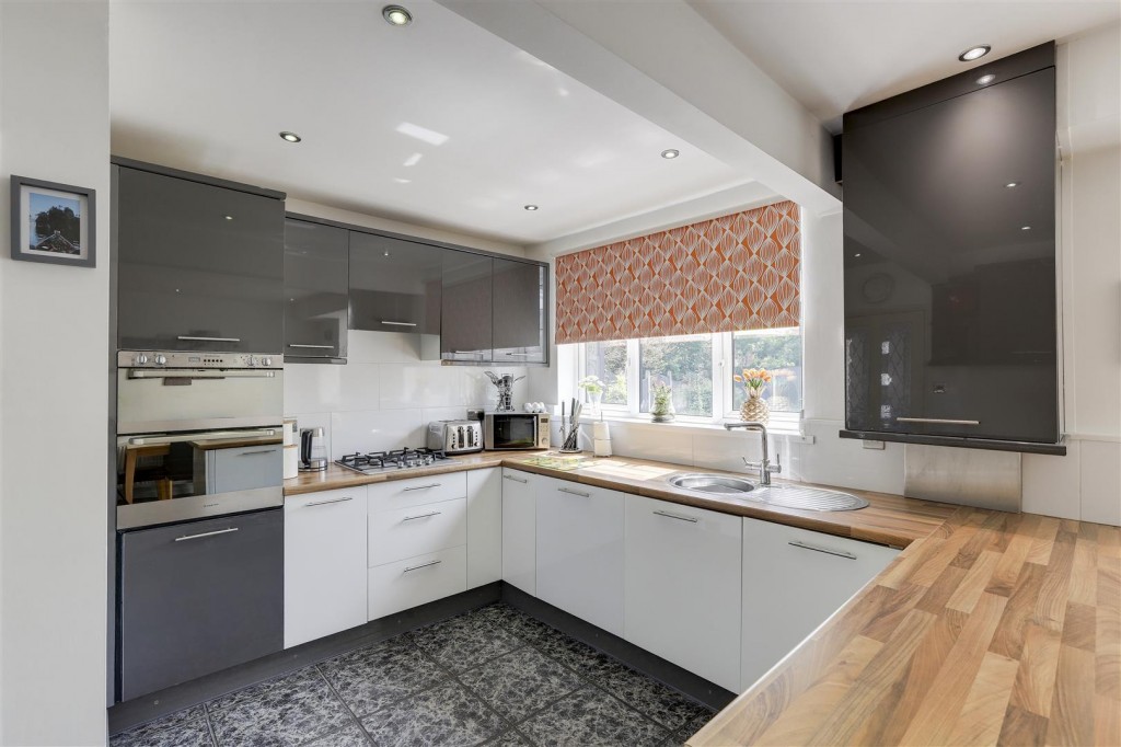 Franklyn Gardens, Aspley, Nottinghamshire, NG8 3NZ