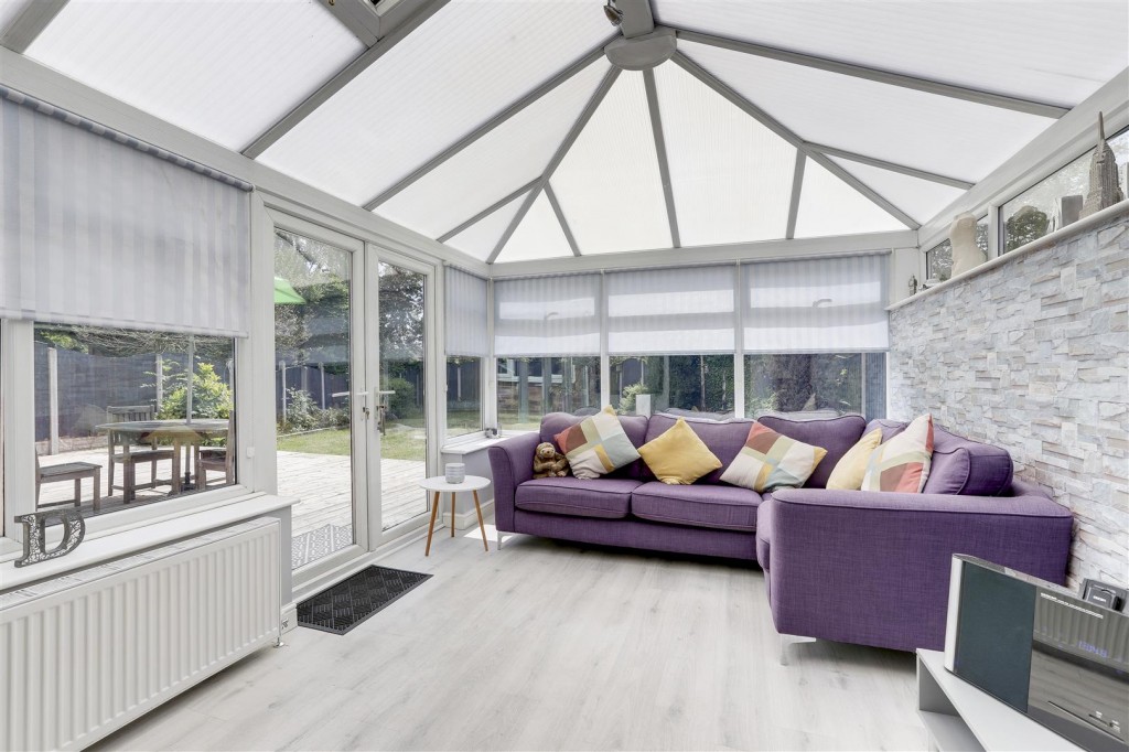 Franklyn Gardens, Aspley, Nottinghamshire, NG8 3NZ