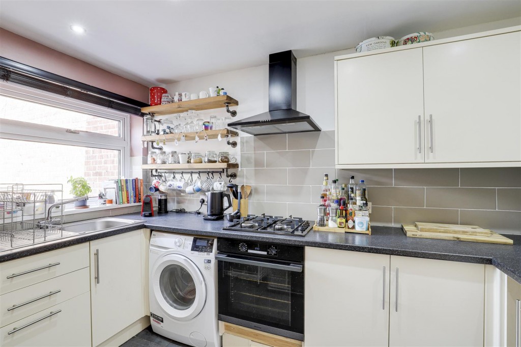 Nearsby Drive, West Bridgford, Nottinghamshire, NG2 6LA