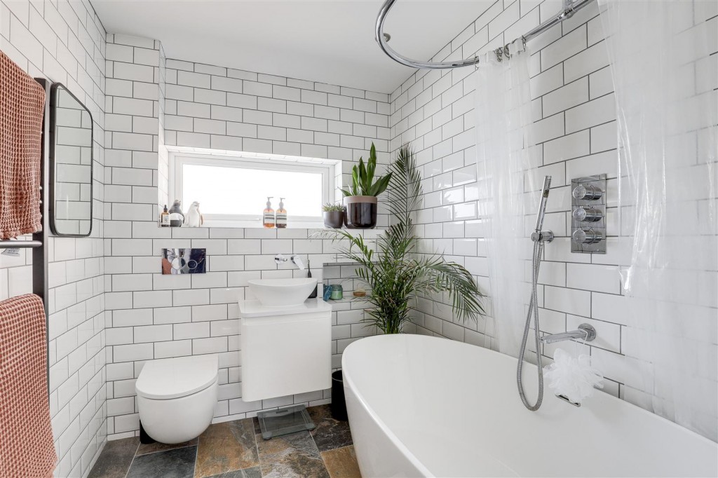 Nearsby Drive, West Bridgford, Nottinghamshire, NG2 6LA