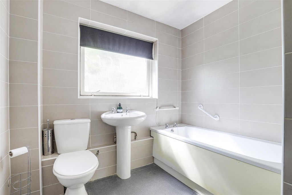 Longwood Court, Top Valley, Nottinghamshire, NG5 9NF