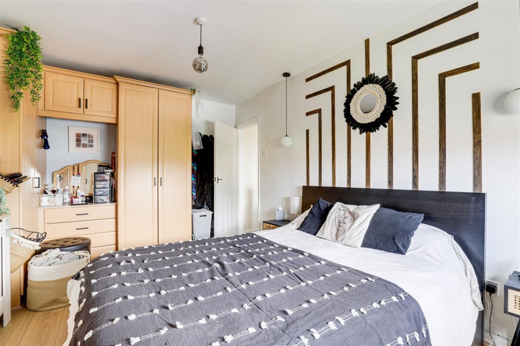 Cross Drive, Rainworth, Mansfield, Noittinghamshire, NG21 0JU