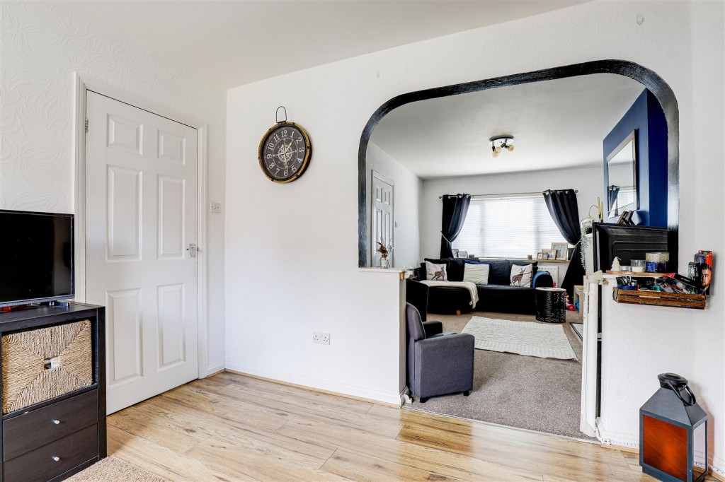 Cross Drive, Rainworth, Mansfield, Noittinghamshire, NG21 0JU