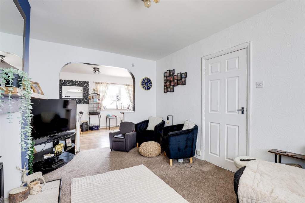 Cross Drive, Rainworth, Mansfield, Noittinghamshire, NG21 0JU
