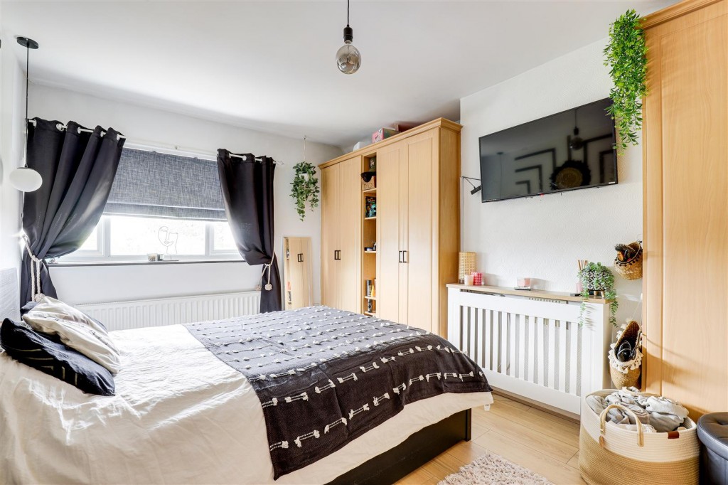 Cross Drive, Rainworth, Mansfield, Noittinghamshire, NG21 0JU