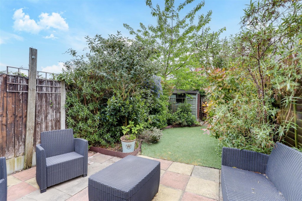 Avon Gardens, West Bridgford, Nottinghamshire, NG2 6BP