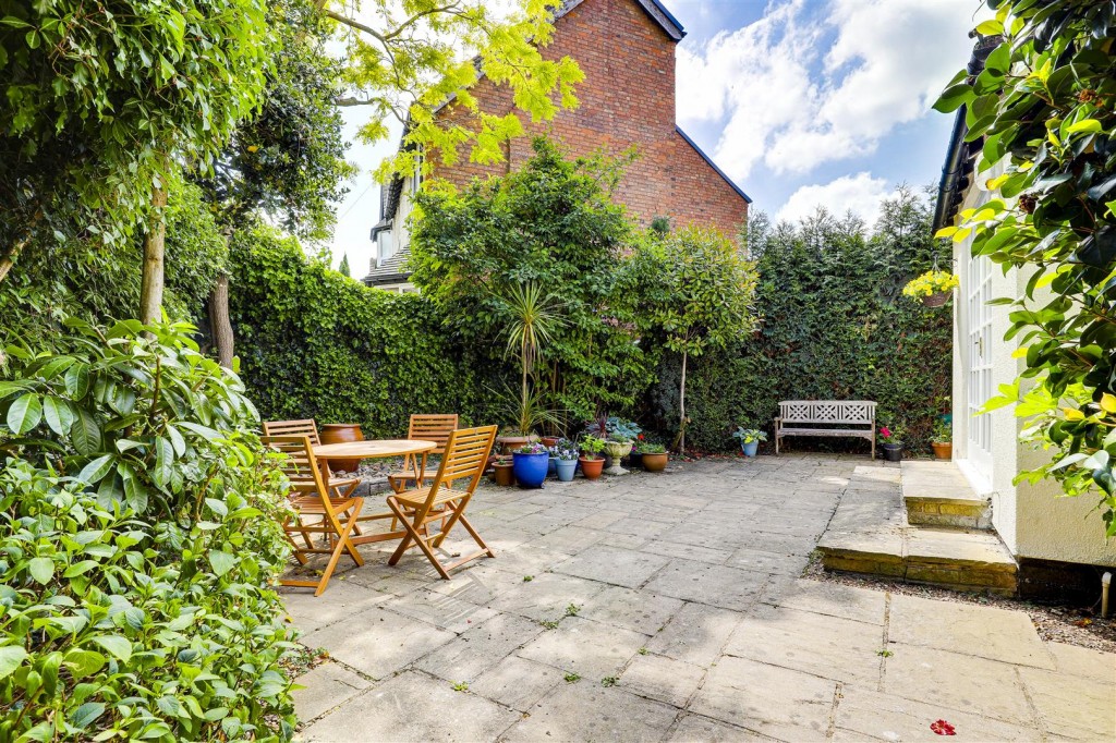 Edward Road, West Bridgford, Nottinghamshire, NG2 5GE