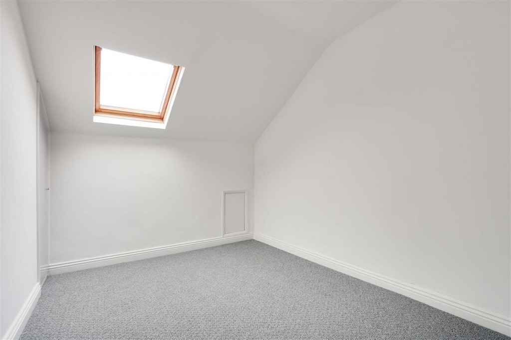 Carlingford Road, Hucknall, Nottinghamshire, NG15 7AG