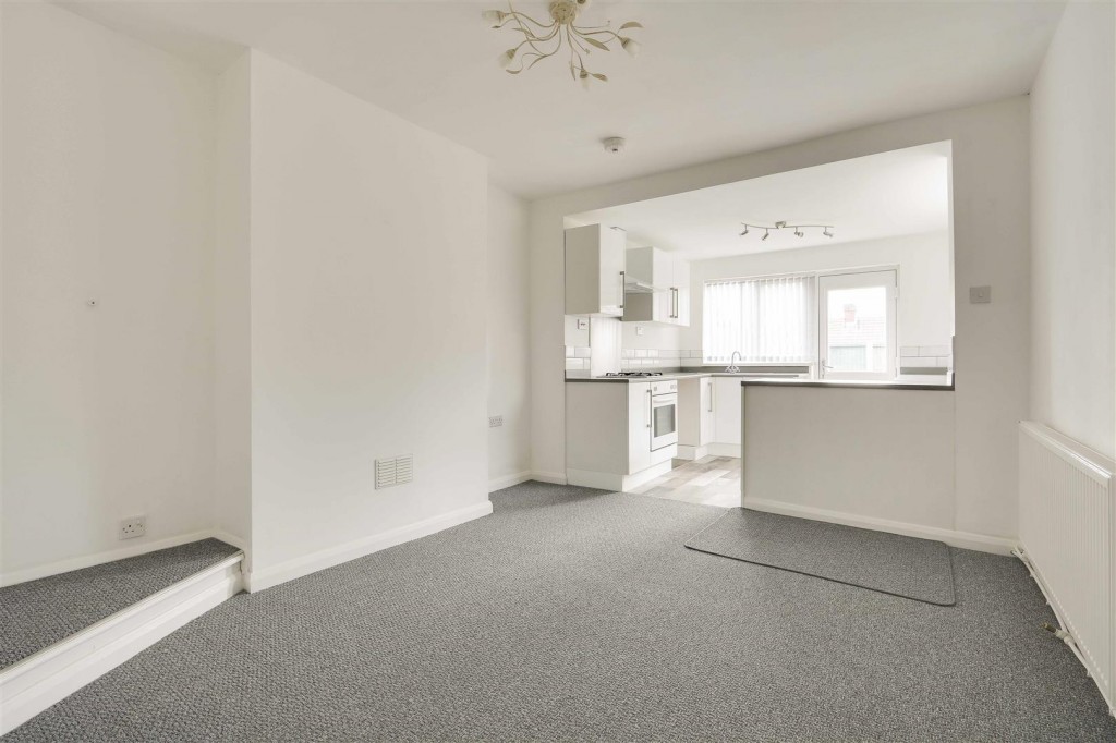 Carlingford Road, Hucknall, Nottinghamshire, NG15 7AG