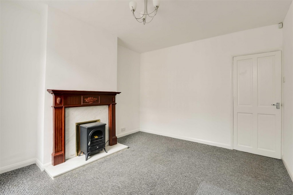 Carlingford Road, Hucknall, Nottinghamshire, NG15 7AG