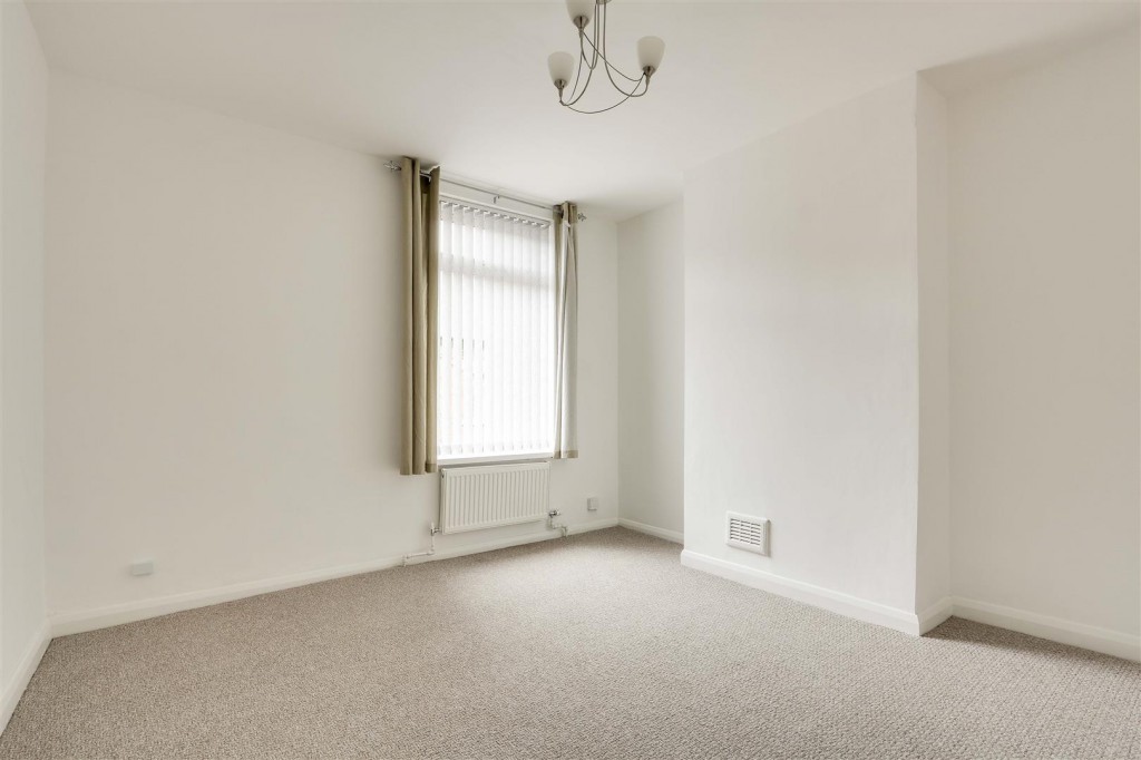 Carlingford Road, Hucknall, Nottinghamshire, NG15 7AG
